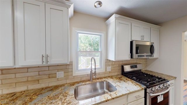 4528 S Frontenac Drive, Warrensville Heights, OH 44128