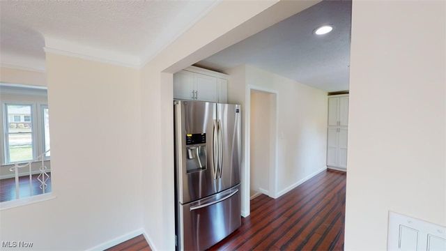 4528 S Frontenac Drive, Warrensville Heights, OH 44128