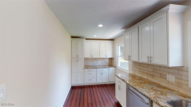 4528 S Frontenac Drive, Warrensville Heights, OH 44128