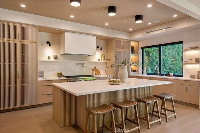 12113 Maxwellton Road, Studio City, CA 91604