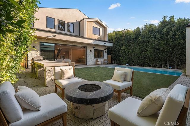 12113 Maxwellton Road, Studio City, CA 91604