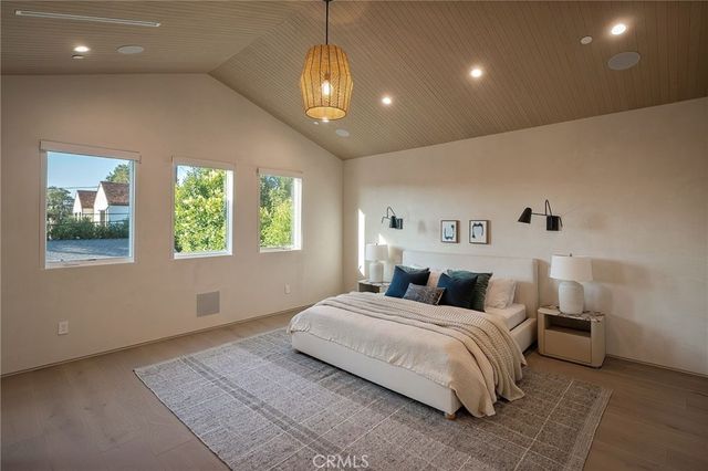 12113 Maxwellton Road, Studio City, CA 91604