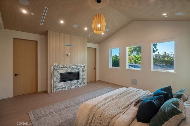 12113 Maxwellton Road, Studio City, CA 91604