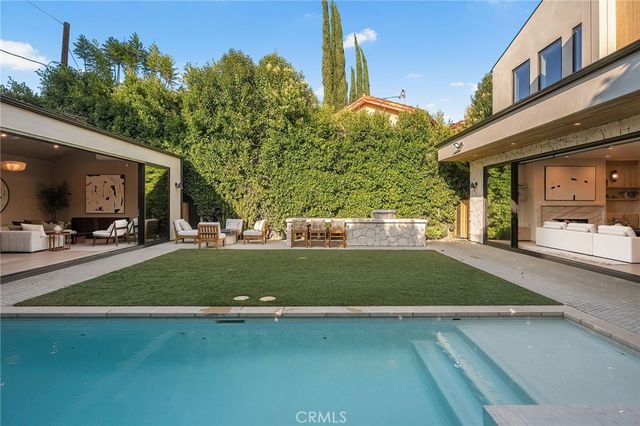 12113 Maxwellton Road, Studio City, CA 91604