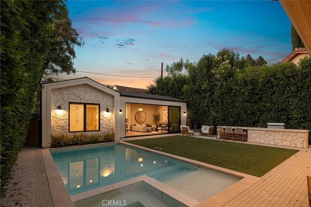 12113 Maxwellton Road, Studio City, CA 91604