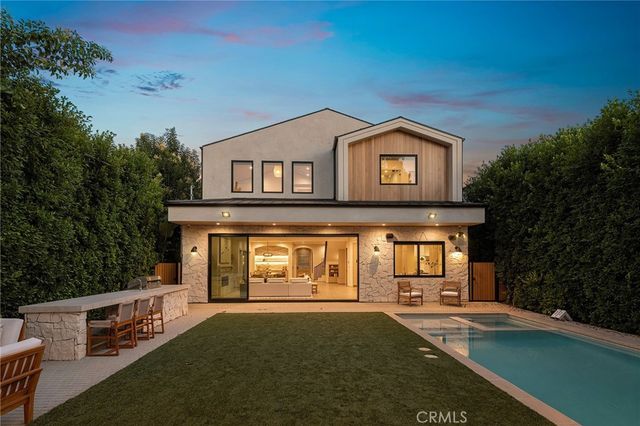 12113 Maxwellton Road, Studio City, CA 91604