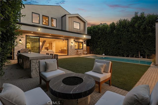 12113 Maxwellton Road, Studio City, CA 91604