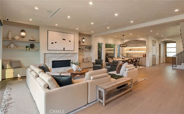 12113 Maxwellton Road, Studio City, CA 91604