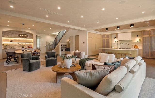 12113 Maxwellton Road, Studio City, CA 91604