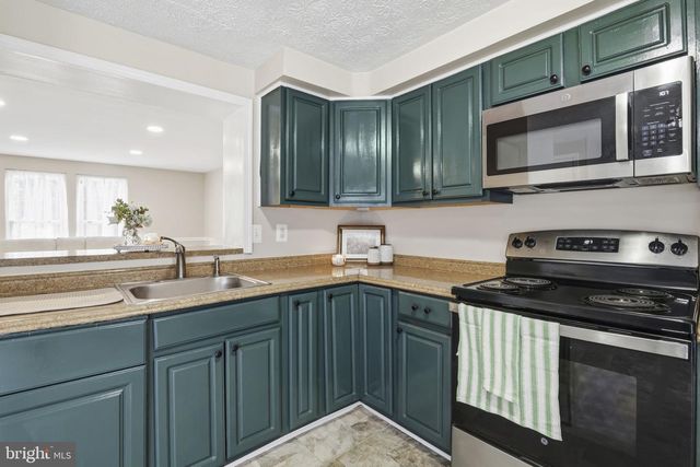 31 KILBEGGAN GRN, Baltimore, MD 21236