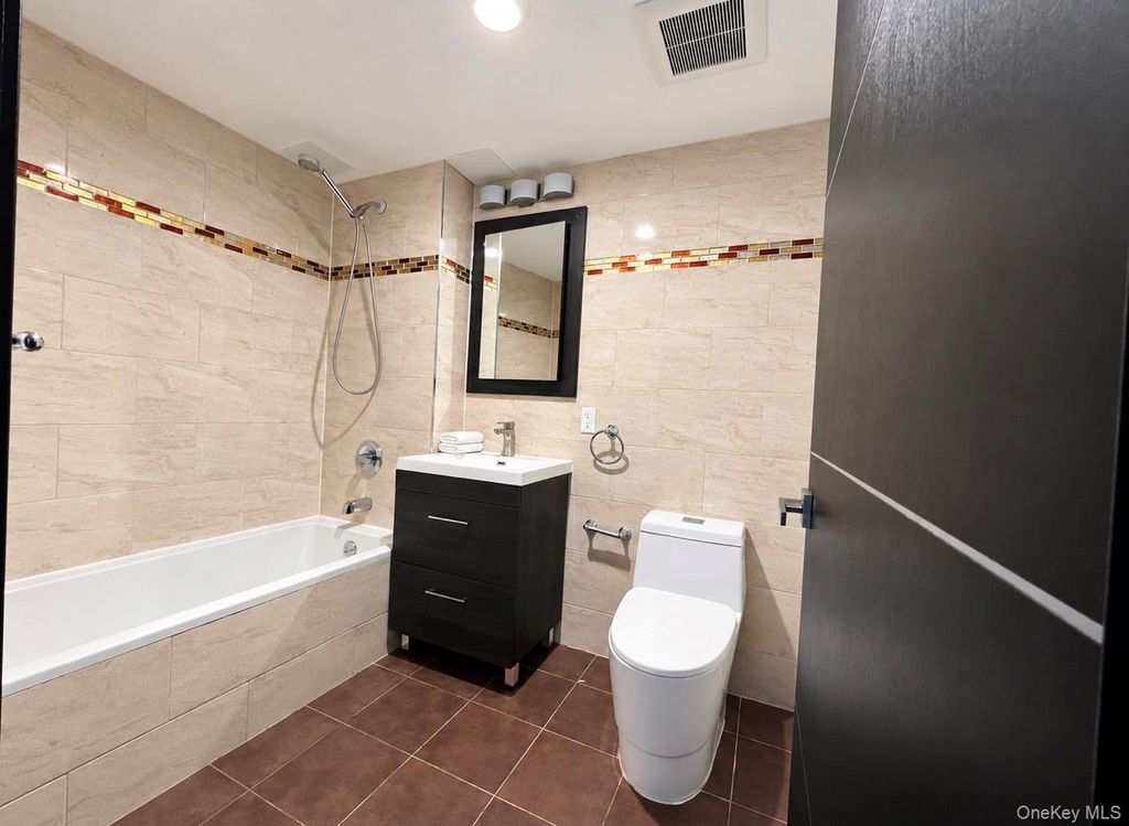 3520 146th Street 3D, Flushing, NY 11354 — photo 4