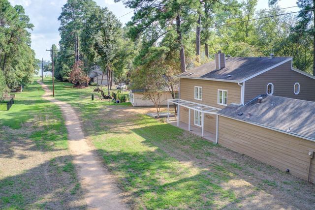 11630 Twain Drive, Montgomery, TX 77356