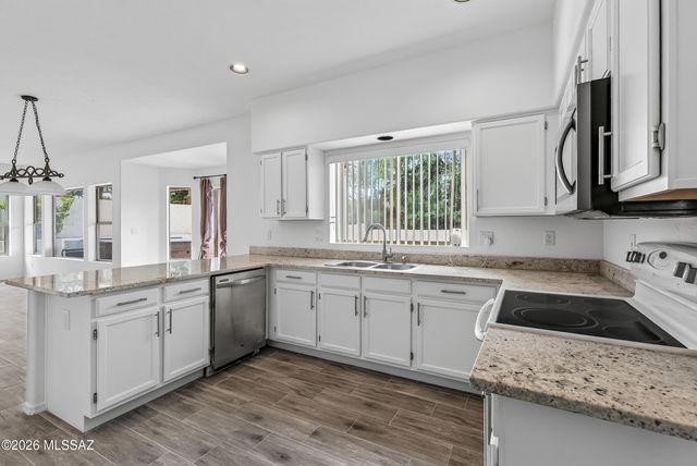156 S Eastern Dawn Avenue, Tucson, AZ 85748