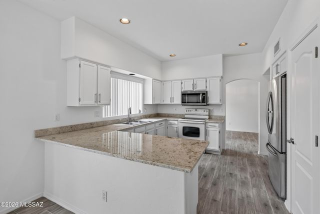 156 S Eastern Dawn Avenue, Tucson, AZ 85748