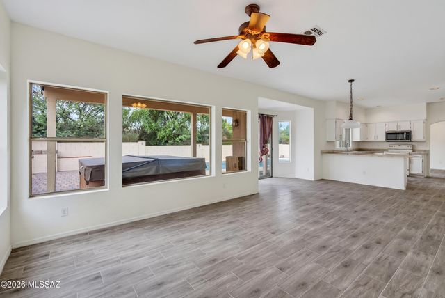 156 S Eastern Dawn Avenue, Tucson, AZ 85748