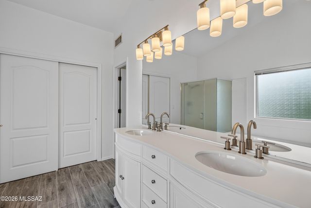 156 S Eastern Dawn Avenue, Tucson, AZ 85748