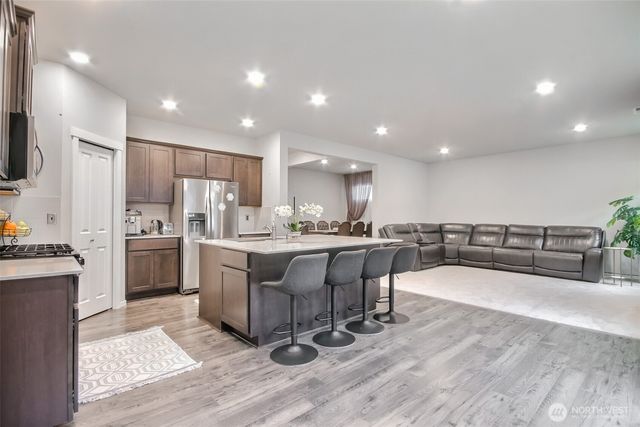 2037 81ST Avenue E, Edgewood, WA 98371