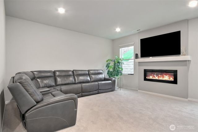 2037 81ST Avenue E, Edgewood, WA 98371