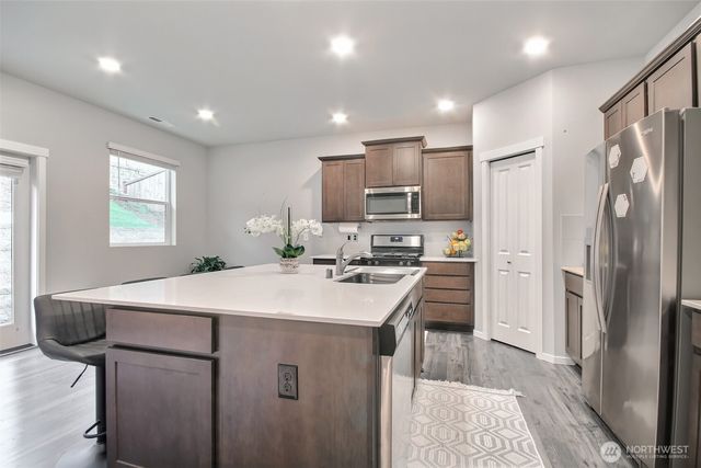 2037 81ST Avenue E, Edgewood, WA 98371