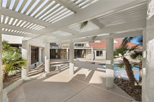 13 Dovetail Circle, Henderson, NV 89014