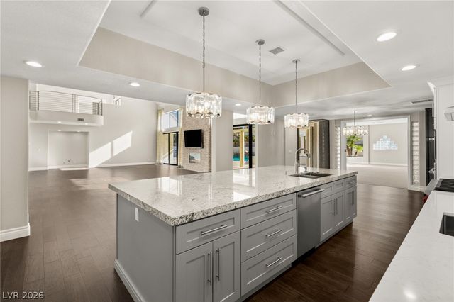 13 Dovetail Circle, Henderson, NV 89014