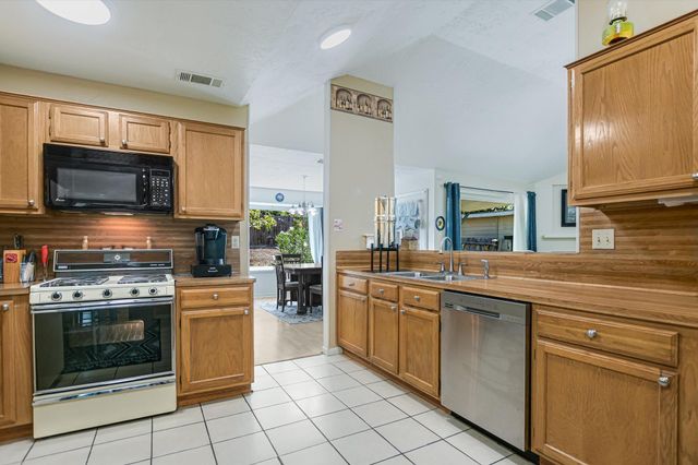 1408 Quail Run RD, Pflugerville, TX 78660