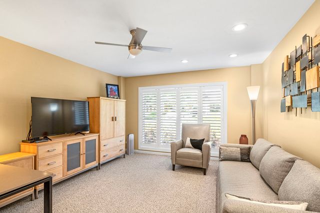 2 Oak Brook Club Drive C106, Oak Brook, IL 60523
