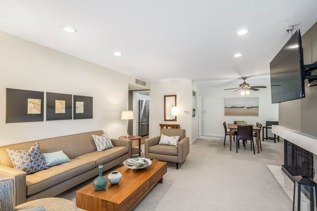 2 Oak Brook Club Drive C106, Oak Brook, IL 60523