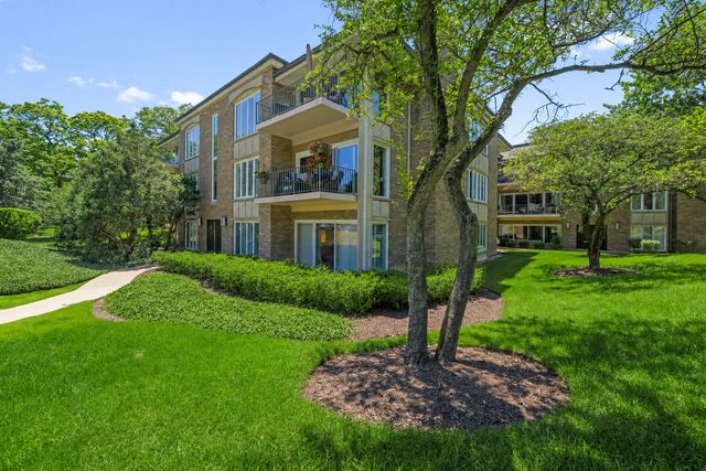 2 Oak Brook Club Drive C106, Oak Brook, IL 60523