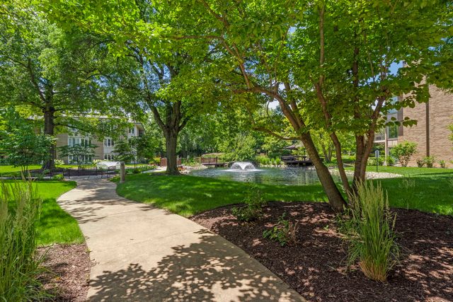 2 Oak Brook Club Drive C106, Oak Brook, IL 60523