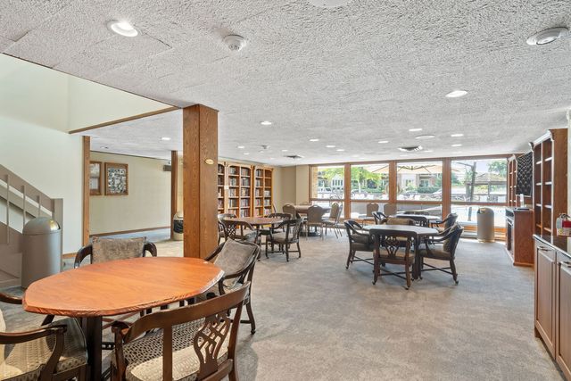 2 Oak Brook Club Drive C106, Oak Brook, IL 60523