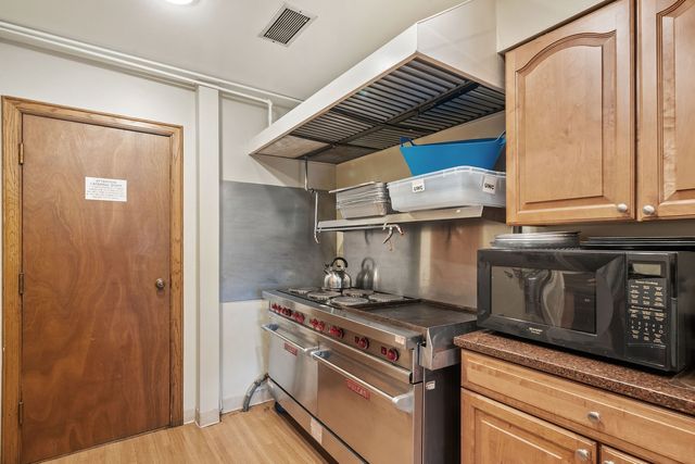 2 Oak Brook Club Drive C106, Oak Brook, IL 60523