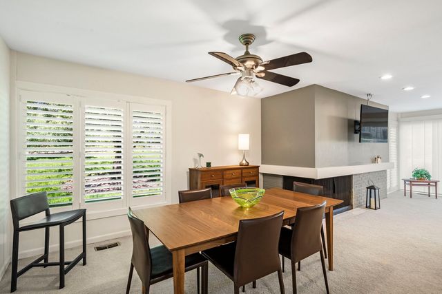2 Oak Brook Club Drive C106, Oak Brook, IL 60523