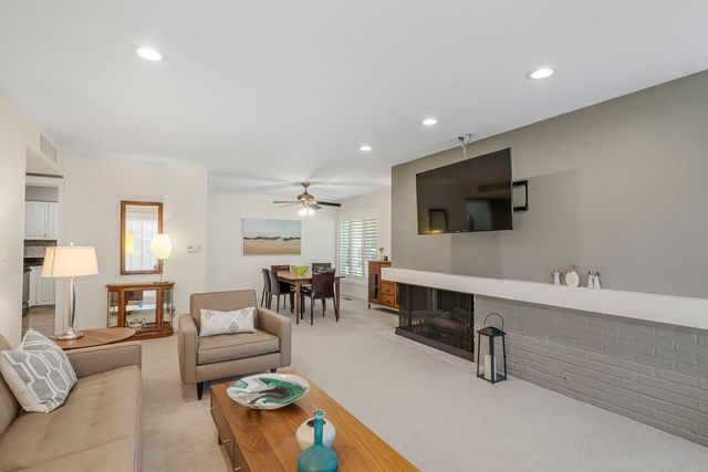 2 Oak Brook Club Drive C106, Oak Brook, IL 60523