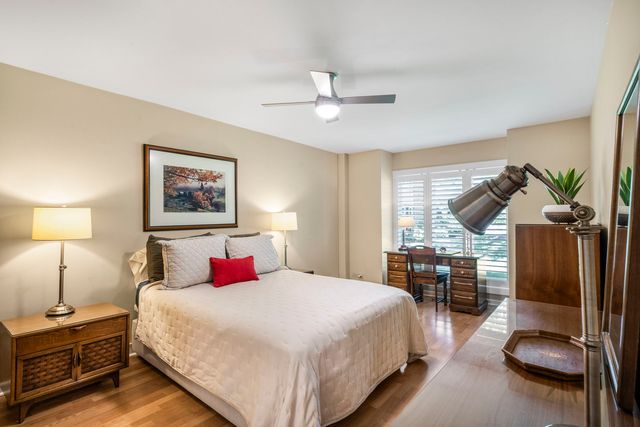 2 Oak Brook Club Drive C106, Oak Brook, IL 60523