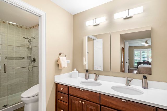 2 Oak Brook Club Drive C106, Oak Brook, IL 60523