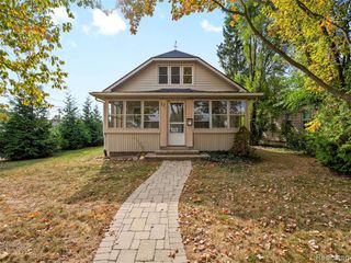 27 Nakota Street, Clawson, MI 48017