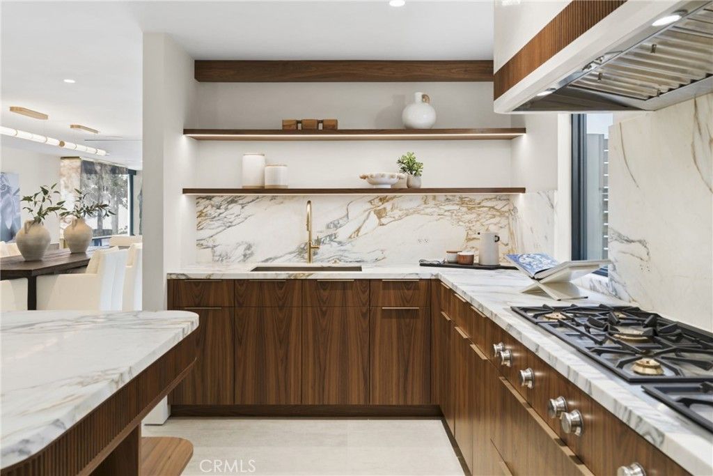 Image 12 of property listing at 503 J, Newport Beach, CA 92661