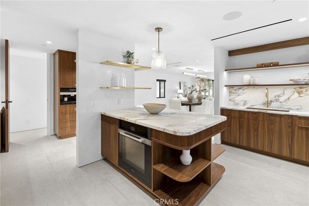 Image 13 of property listing at 503 J, Newport Beach, CA 92661