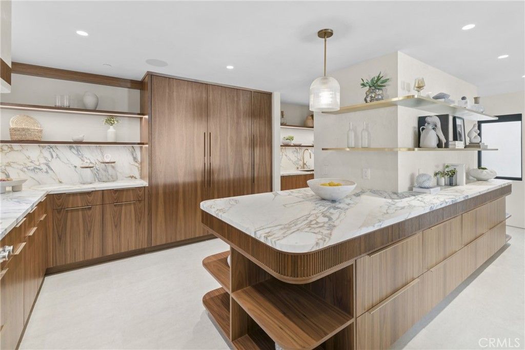 Image 14 of property listing at 503 J, Newport Beach, CA 92661