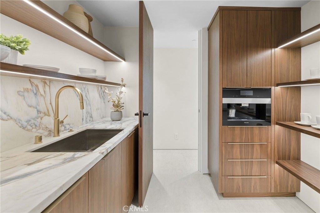 Image 15 of property listing at 503 J, Newport Beach, CA 92661