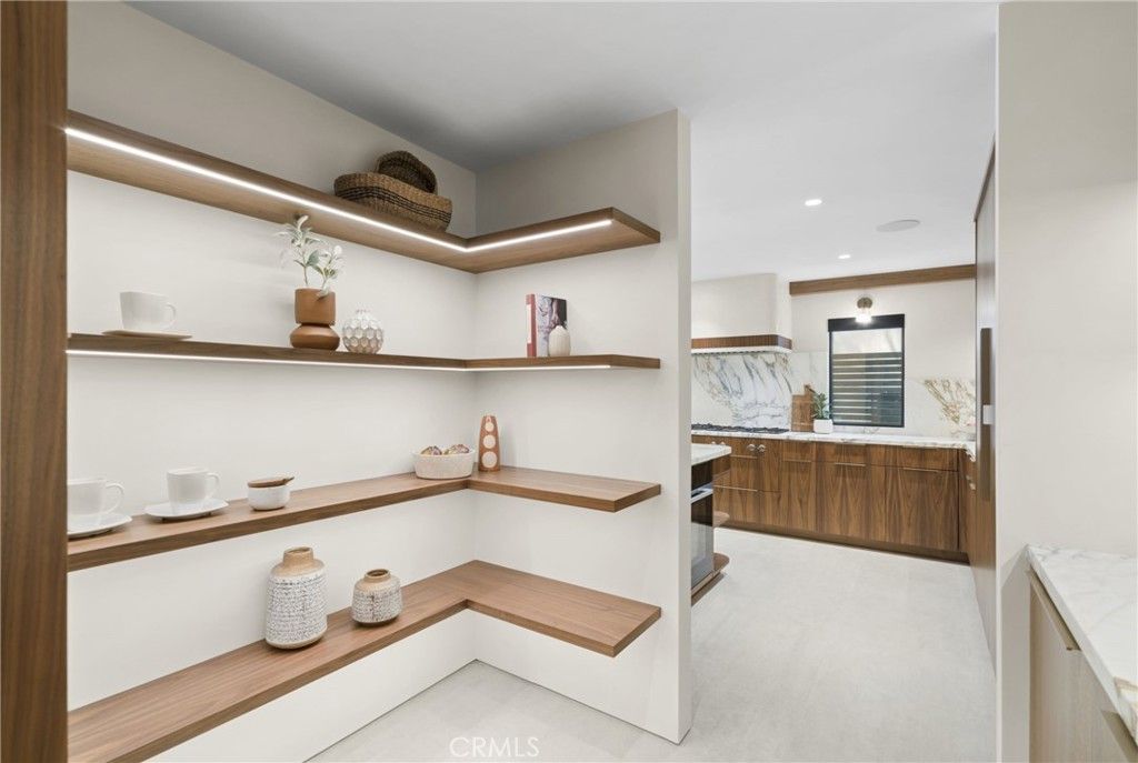 Image 16 of property listing at 503 J, Newport Beach, CA 92661