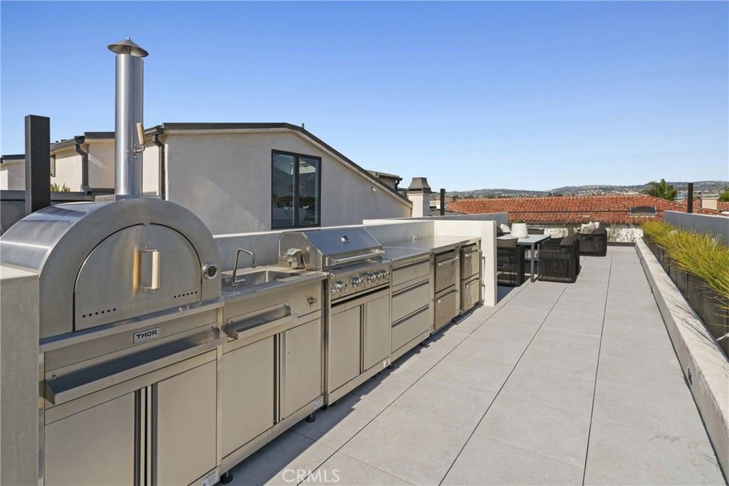 Image 30 of property listing at 503 J, Newport Beach, CA 92661