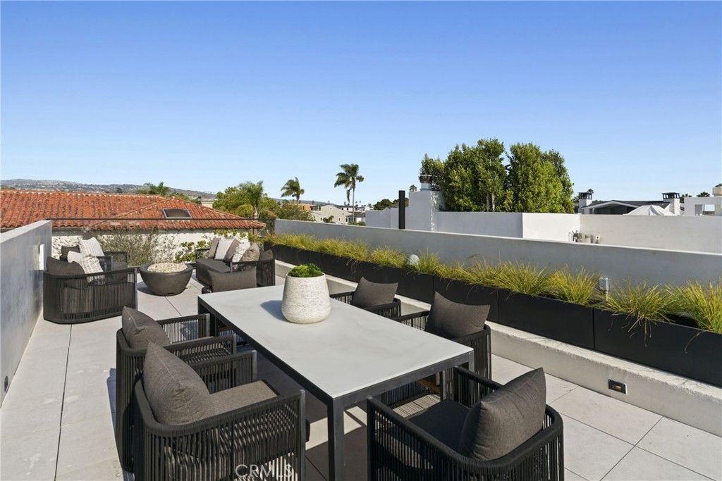 Image 31 of property listing at 503 J, Newport Beach, CA 92661