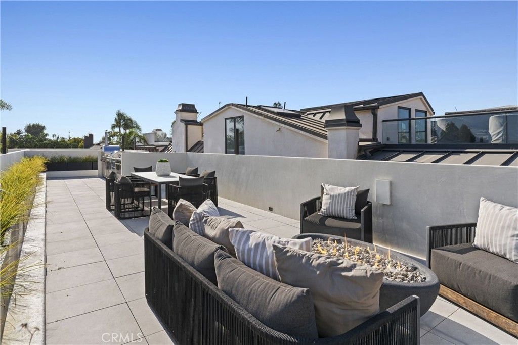 Image 32 of property listing at 503 J, Newport Beach, CA 92661