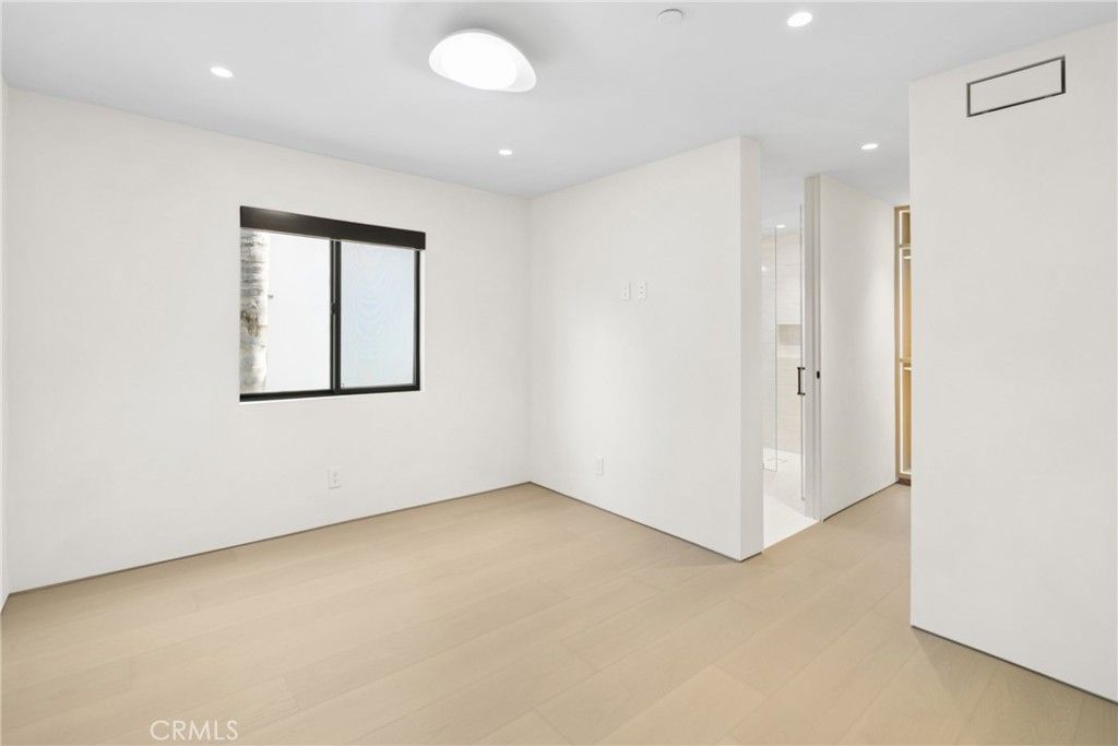 Image 35 of property listing at 503 J, Newport Beach, CA 92661