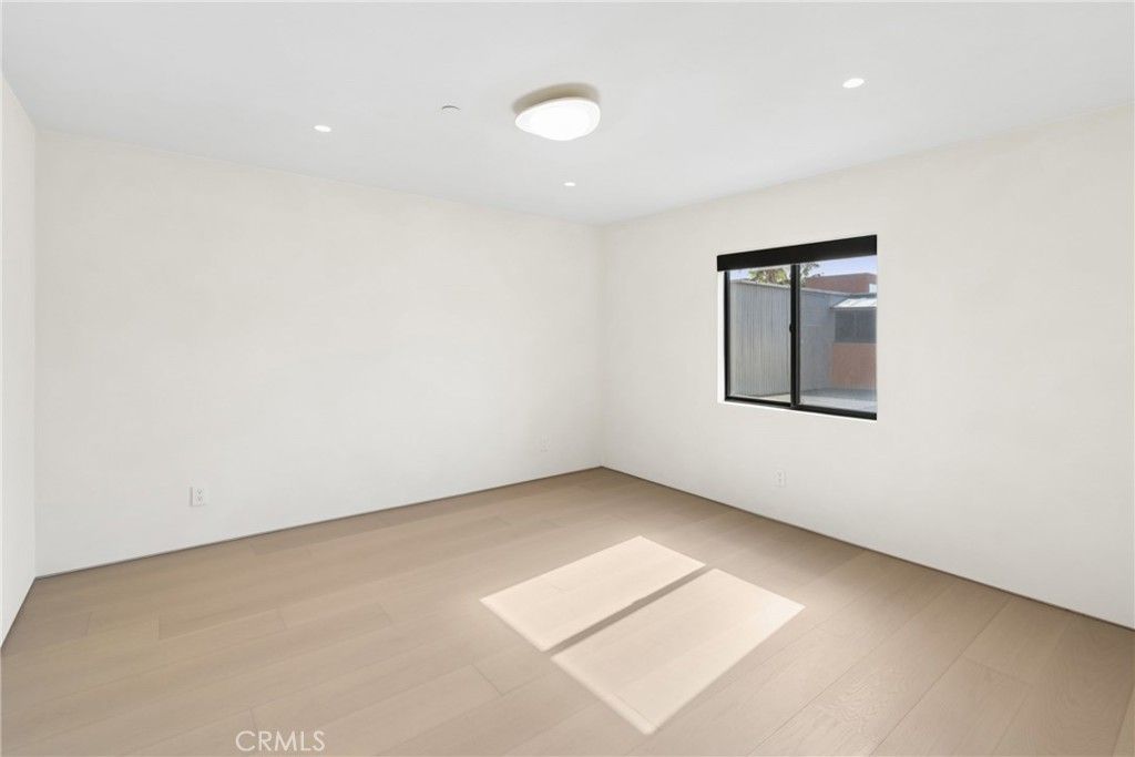 Image 37 of property listing at 503 J, Newport Beach, CA 92661