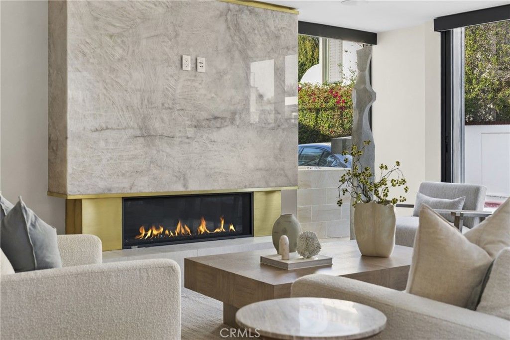 Image 4 of property listing at 503 J, Newport Beach, CA 92661