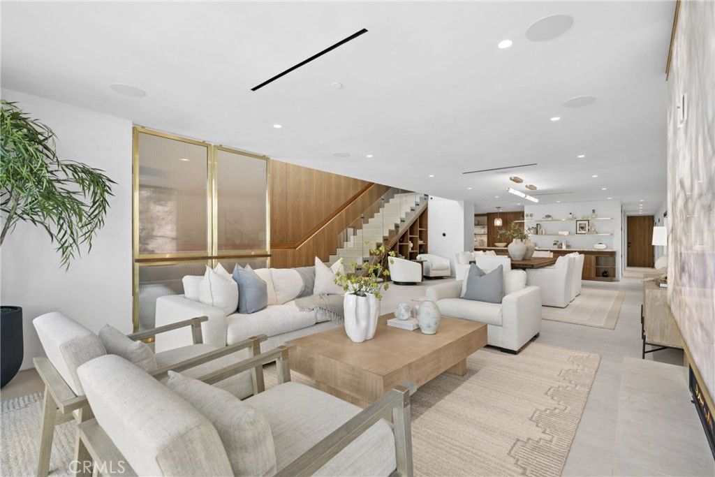 Image 6 of property listing at 503 J, Newport Beach, CA 92661