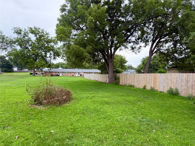 626 E 7th Street N, Newton, IA 50208